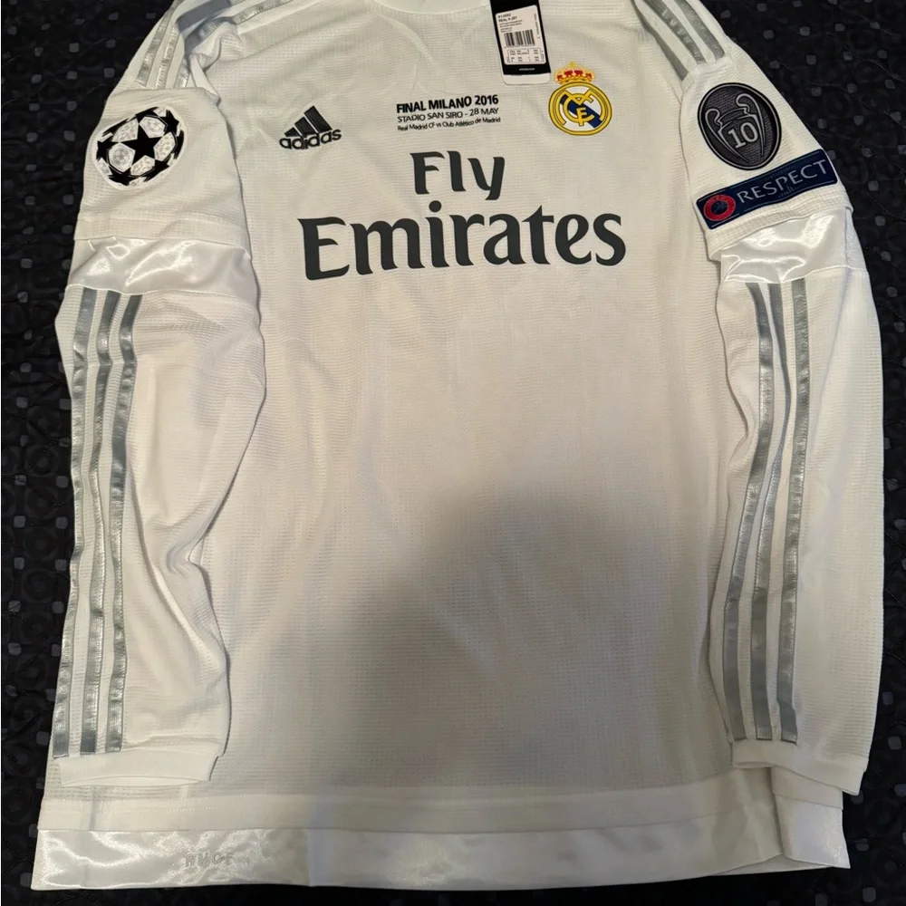 2016 Real Madrid CR7 NWT Champions League Milano Final LS Replica Jersey - Picture 2 of 9